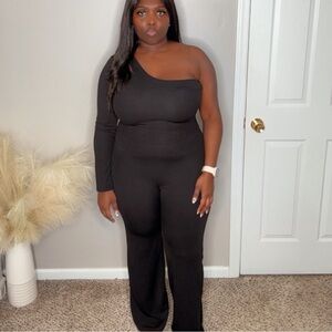 Long pants black jumpsuit with one side is long sleeve